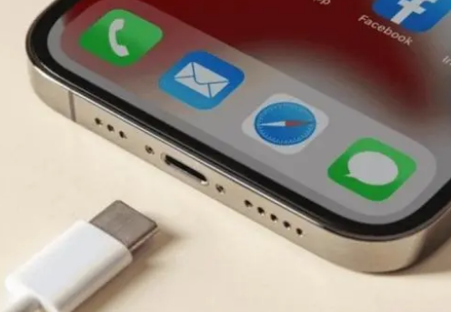 宁津苹果15维修分享iPhone15改USB-C接口后能和安卓用户互借充电器吗